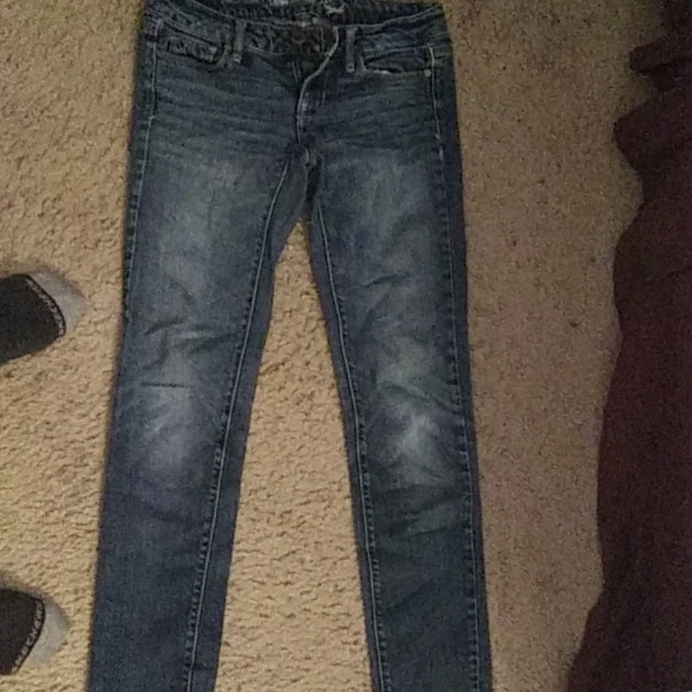 Skinny blue jeans
